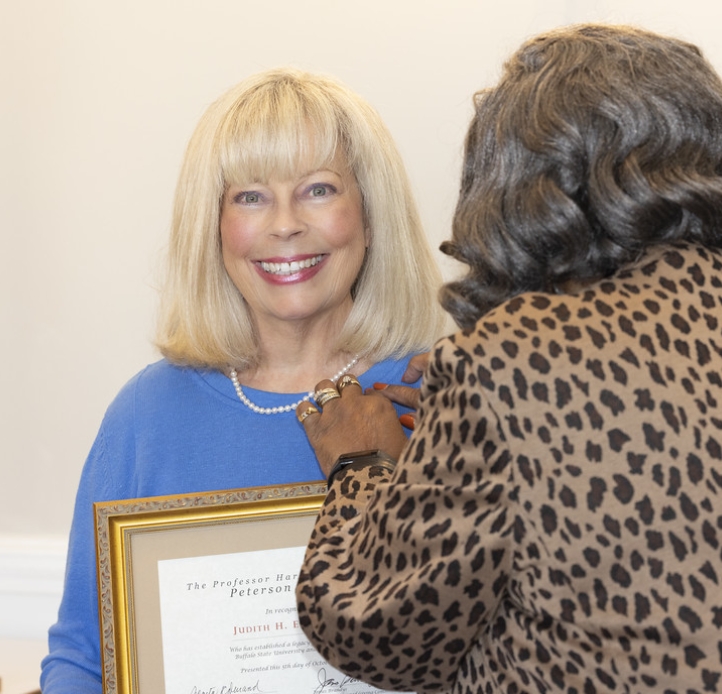 Peterson Society inductee receiving her pin